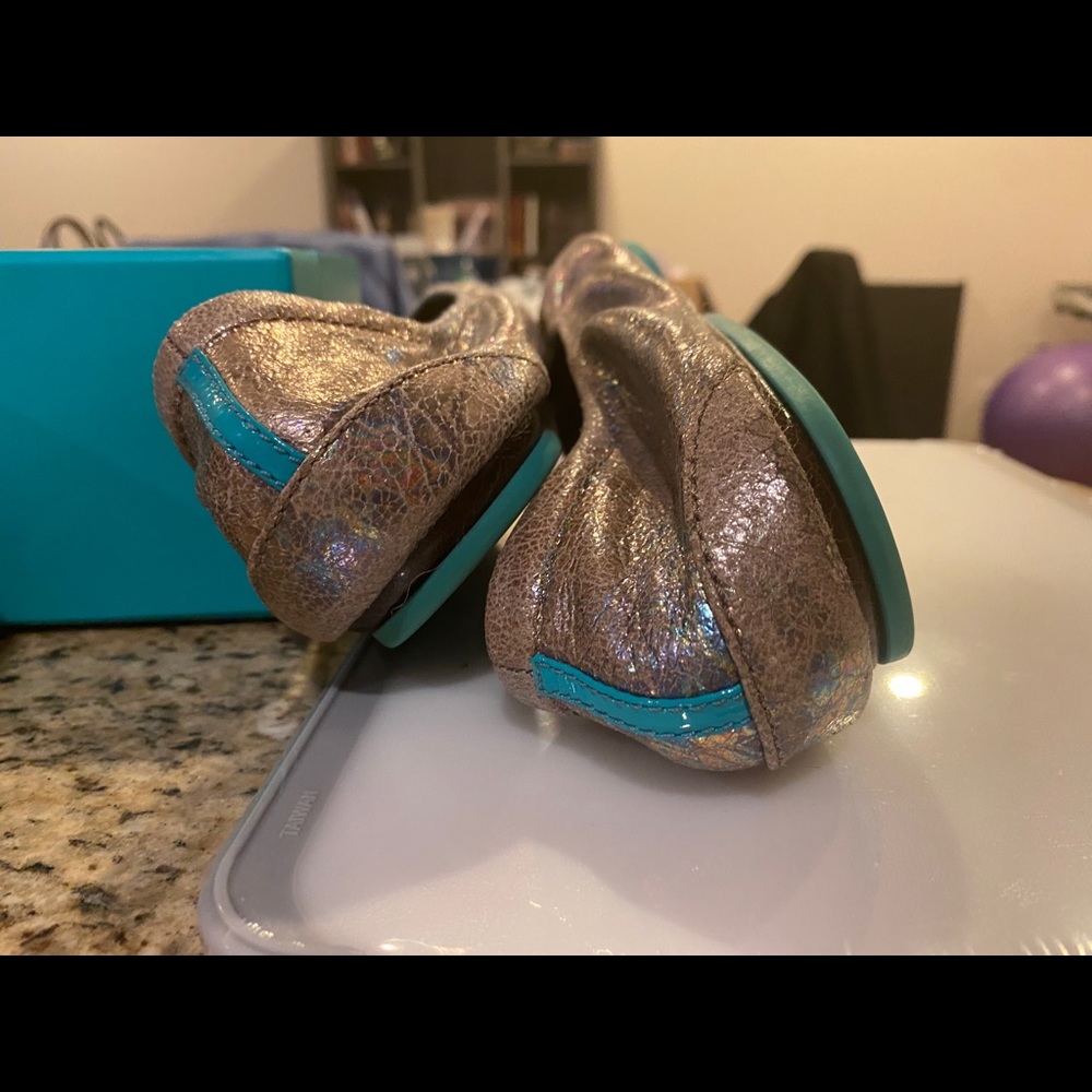 LE Love Potion Tieks